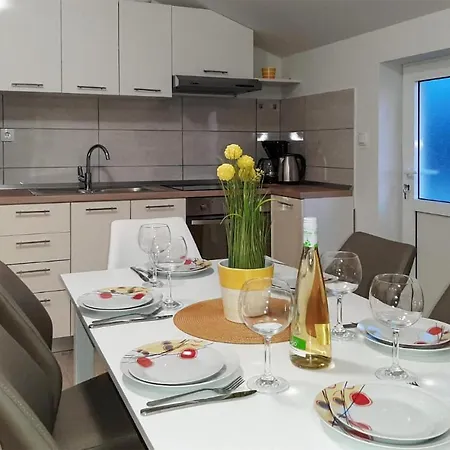 Nice Apartment In Vrsi With 2 Bedrooms Exterior photo
