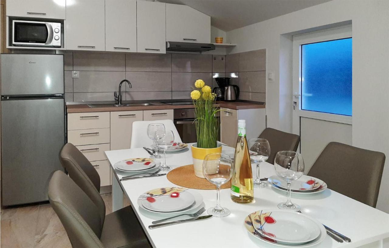 Nice In With 2 Bedrooms * Vrsi